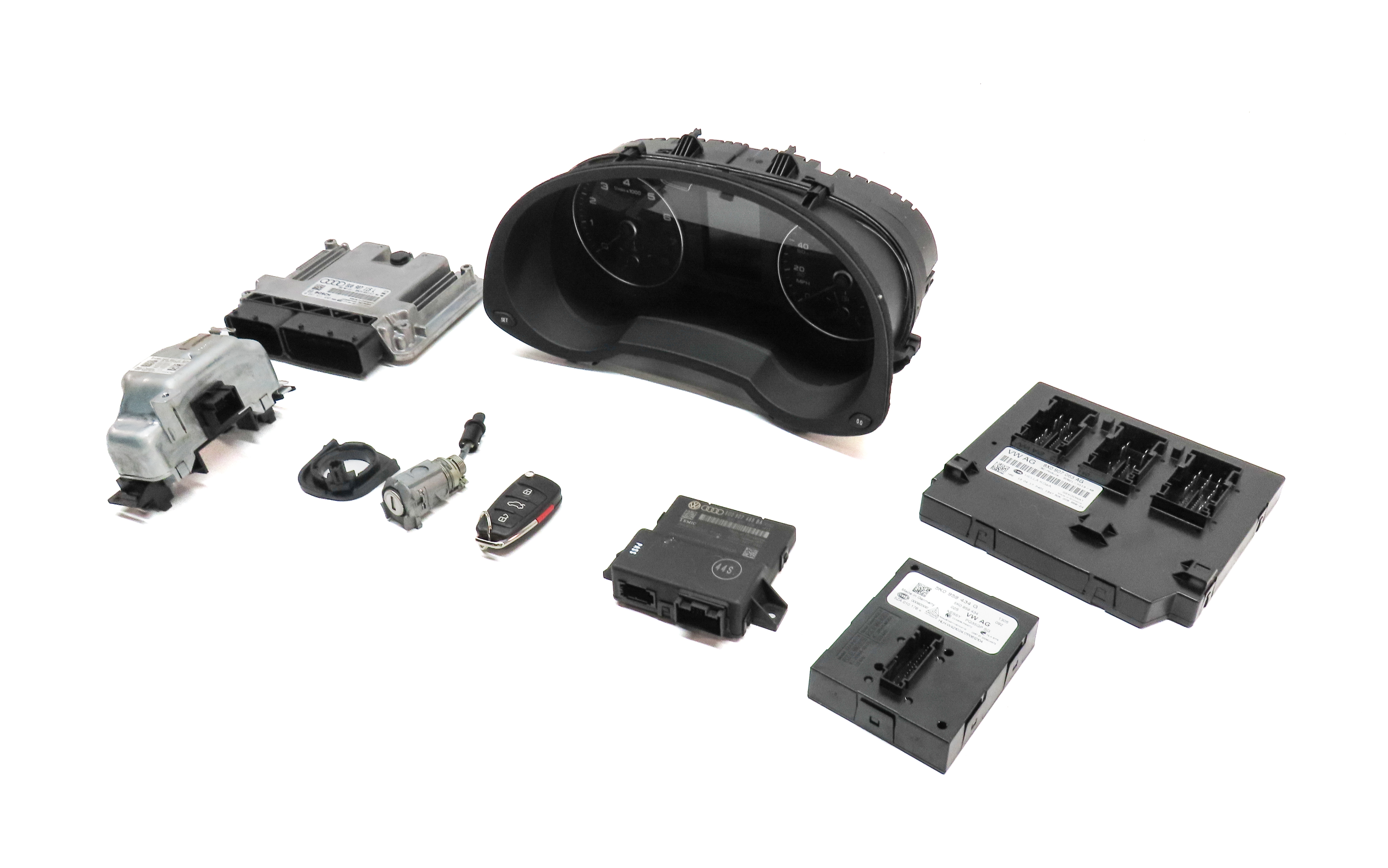18 AUDI Q3 8U 2.0L TURBO CCTA SPEEDOMETER ECU IMMOBILIZER MODULE KEY SET (95k) — exact item pictured